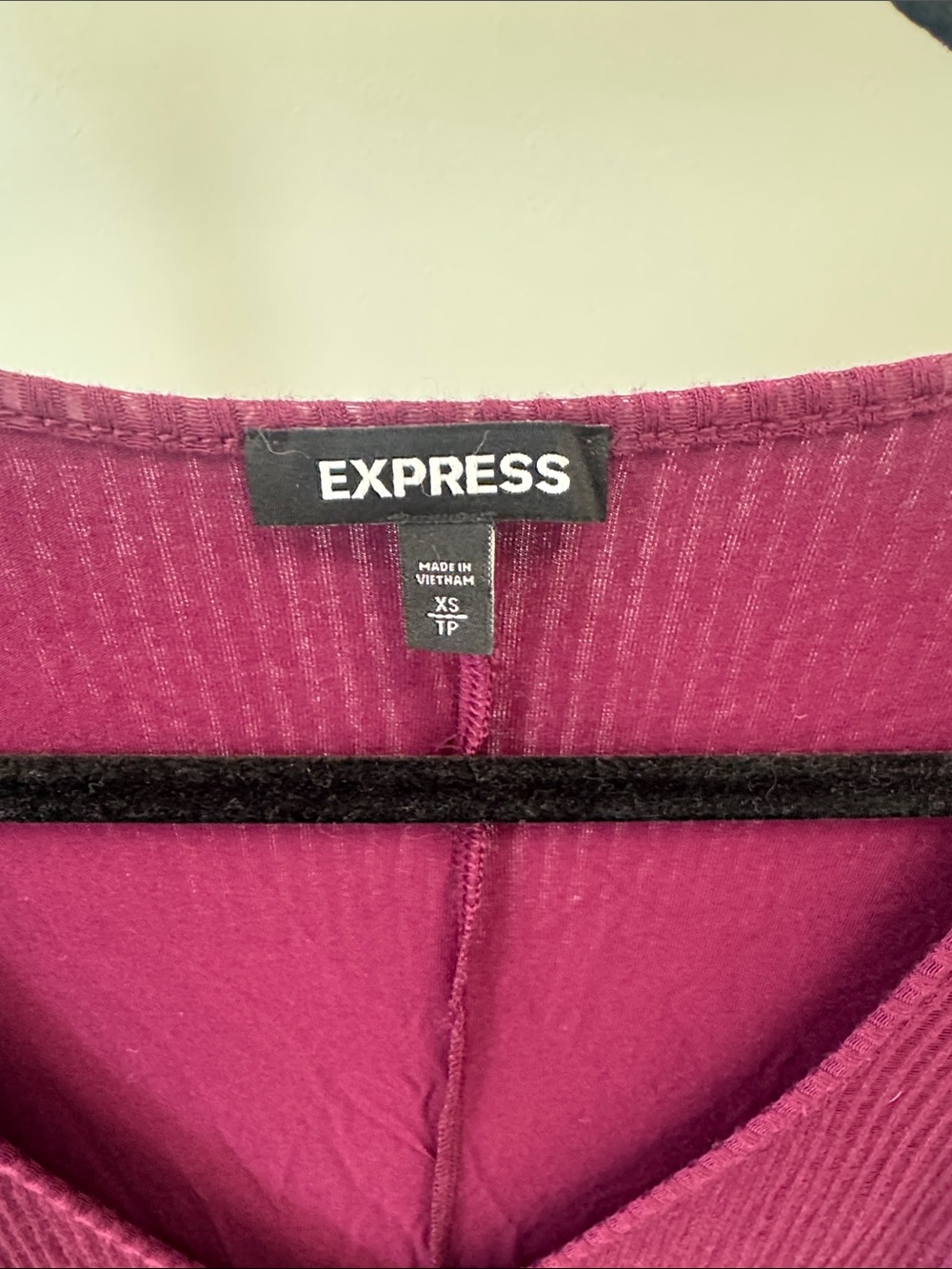 Express Plum Ribbed Button-Front Midi Dress - Picture 2 of 4